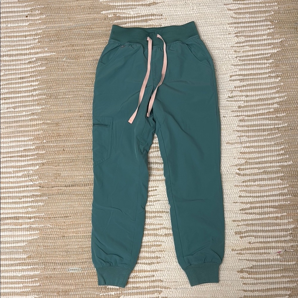 Figs Eucalyptus Freex Lined Zamora High Waisted- Petite Jogger Scrub Pants - XXS